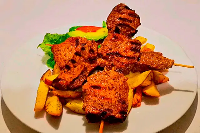 ANTICUCHOS